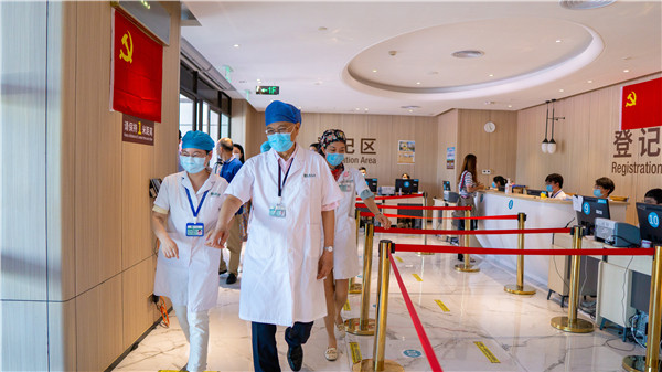 “全力保障来院市民和医护安全！” 彭磷基院长督导疫情防控工作