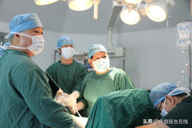 【家庭医生在线-今日头条】双肺共长了4个肿瘤！两次手术，切除4个“定时炸弹”