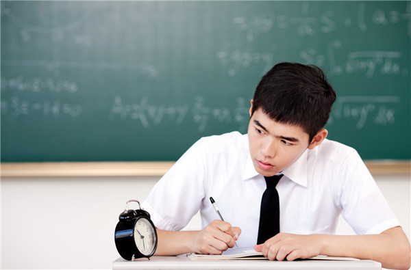 你还是从前那个少年：祈福医院神志病科助16岁厌学抑郁少年重归校园