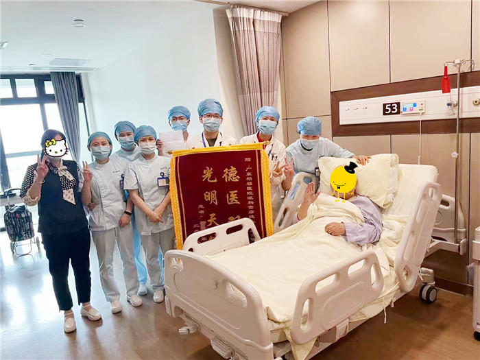 【家庭医生在线】19分钟！视力从0.02到0.8，八旬老伯的光明之旅