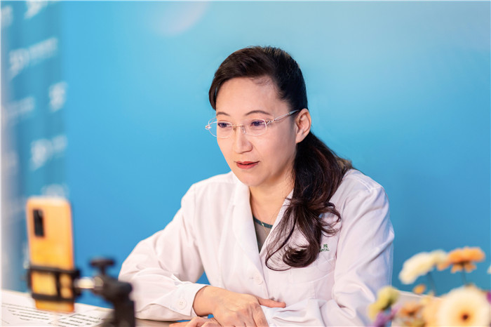【39健康网】耳朵嗡嗡响是怎么回事？耳鼻喉科专家彭宏提醒：小心可能是中耳炎